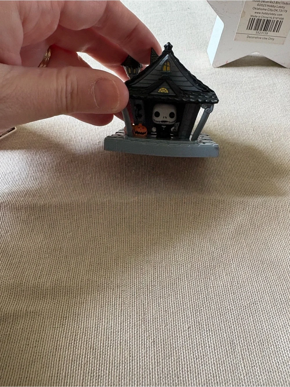 Haunted House Miniature Display with Jack Skellington Funko Pop 1inch